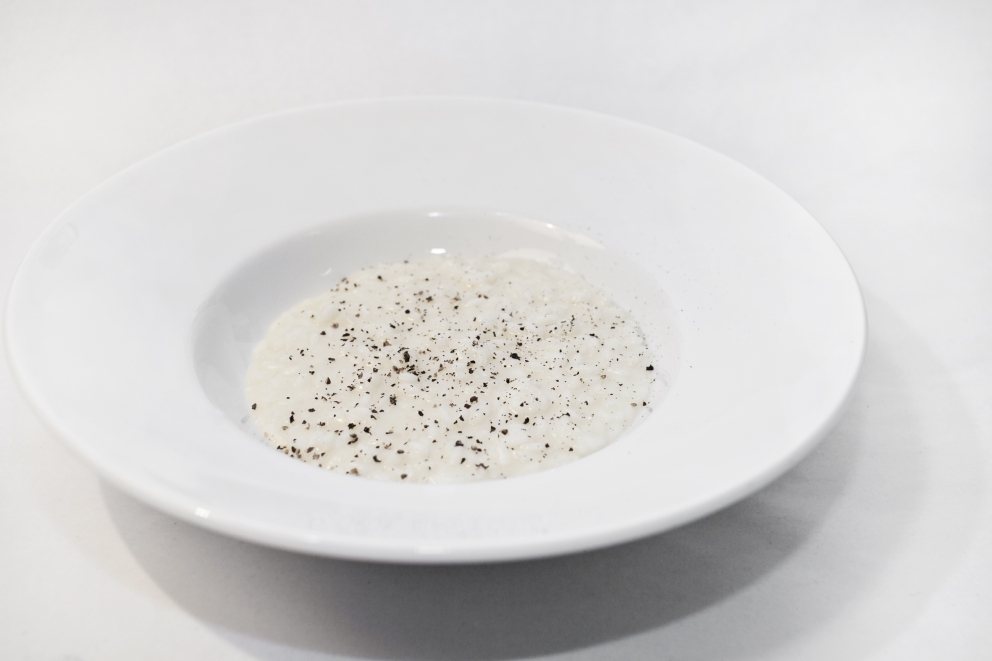 PhotogalleryCold tomato soup with vegetable brunoise, toasted bread with mizidra&nbsp;(Yiannis Loukakos)Saut&eacute;ed tuna filet with aubergine caponata (Yiannis Loukakos)Crispy fried shrimps from the Amvrakikos Gulf with tarama and caper sauce (Yiannis Loukakos)Spicy chicken pita wraps with tomato and yogurt sauce (Yiannis Loukakos)Pork and beef keftedakia meatballs with spicy tomato sauce and potato chips (Yiannis Loukakos)