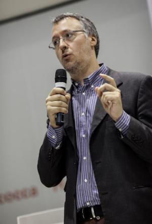 Galleria fotograficaHangar Bicocca, via Chiese 2, Milano. Per la prima volta teatro della presentazione della Guida di Identit&agrave;, &egrave; uno spazio polifunzionale nato nel 2004 dalla riconversione a spazio d&rsquo;arte contemporanea di un ex stabilimento appartenuto alla BredaAperto da gioved&igrave; a domenica, dalle 11 alle 23L'Hangar &egrave; anche HB Kids, programma di attivit&agrave; concepito apposta per i bimbi dai 12 ai 14 anni e le loro famiglie&nbsp;I Sette Palazzi Celesti di Anselm Kiefer, mostra permanente dell'HangarCon le permanenti, anche splendide mostre temporanee come Unidisplay di Carsten Nicolai, a&nbsp;cura di Chiara Bertola e Andrea LissoniSedie in attesa della conferenza di Identit&agrave;Claudio Scavizzi, regista di produzione, Magenta BureauRiunione pre-conferenza: Cinzia Benzi, colonna commerciale di Identit&agrave; Golose e Paolo MarchiAll'accoglienza: Annalisa Bianchi ed Elisa Pella di Magenta BureauClaudio Ceroni, presidente di Magenta Bureau, l'altra met&agrave; di Identit&agrave; GolosePaolo Marchi, l'altra met&agrave; di Identit&agrave; Golose, curatore della GuidaMain sponsorCarlo Cracco, ristorante CraccoOre 10.30, la sala inizia lentamente a riempirsiOre 11, la sala &egrave; gremita. In foto si riconoscono, da sinistra, Lorenzo Cogo, Fabio Pisani,&nbsp;Antonio Santini, Stefania Moroni, Gennaro Esposito, Mario Peqini, Alessandro NegriniTarsia Trevisan, giornalista di Class Life e splendida conduttrice della giornataFabio Barbaglini, da poco al timone della gloriosa Antica Osteria del Ponte di Cassinetta di Lugagnano (Milano)Carlo CraccoLuigi Taglienti, Trussardi alla ScalaChicco Cerea, Da Vittorio a Brusaporto (Bergamo)Anna Maschio, Bonaventura MaschioPadre Maurizio, Opera di San Francesco