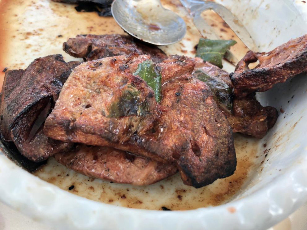 Galleria fotografica






La cena prologo di Pig Calabria è stata preparata al De Gustibus di Palmi. Nella foto Armando e Maurizio Sciarrone, figlio e padre









Padre e figlio della Macelleria Arturo di Campo Calabro (Reggio Calabria) preparano la caddara tradizionale a Villa Rossi. A sobbolire, le frittole, tutti i tagli del maiale









Luca Abbruzzino, chef del ristorante Abbruzzino di Catanzaro, tra Enzo e Renato Ioppolo della Macelleria Fratelli Ioppolo di San Giorgio Morgete (Reggio Calabria), telefono +39.0966.935101









Il motto è noto: del maiale non si butta via nulla









Luciano Monosilio (Pipero, Roma) prepara il su Bao ai piedini di maiale con salsa thai









E intanto fuori la caddara sobbolle









Sulla postazione di Angelo Sabatelli (Angelo Sabatelli, Putignano, Bari), girelle di topinambur e una montagna di ‘nduja









Ruggiero mette a punto la Cotenna soffiata









Costina di maiale glassata col liquido di cottura della frittola, aglio fermentato, puntarelle di Antonio Biafora (Biafora, San Giovanni in Fiore, Cosenza)









Costina glassata e crumble di pane alla camomilla di Gennaro Di Pace, Osteria di Porta del Vaglio a Saracena (Cosenza)









Taco di castagna, maiale, mela verde e maionese di ostriche di Luca Abbruzzino









Cotenna soffiata con mentuccia, provolone, sardella alla ‘nduja, limone e arancia di Mauricio Zillo (A Mere, Parigi)









Pancia di maiale fondente, spuma di patate, amaro del capo, finocchietto, capperi e meringa alle olive di Giacomo Sacchetto, sous chef di Casa Perbellini a Verona









Diego Rossi, diviso tra il green egg all’aperto e l’impiatto nella postazione interna…









… per preparare la sua Verza bruciata con orecchie di maiale, lenticchie fritte, peperone crusco e bergamotto, da chiudere alla maniera di un sandwich









Il giacimento di carne di maiale nel giardino di Villa Rossi









Birre firmate dal birrificio Gli Sbronzi di Reggio Calabria. Si spillavano Ipa e Saison al bergamotto






