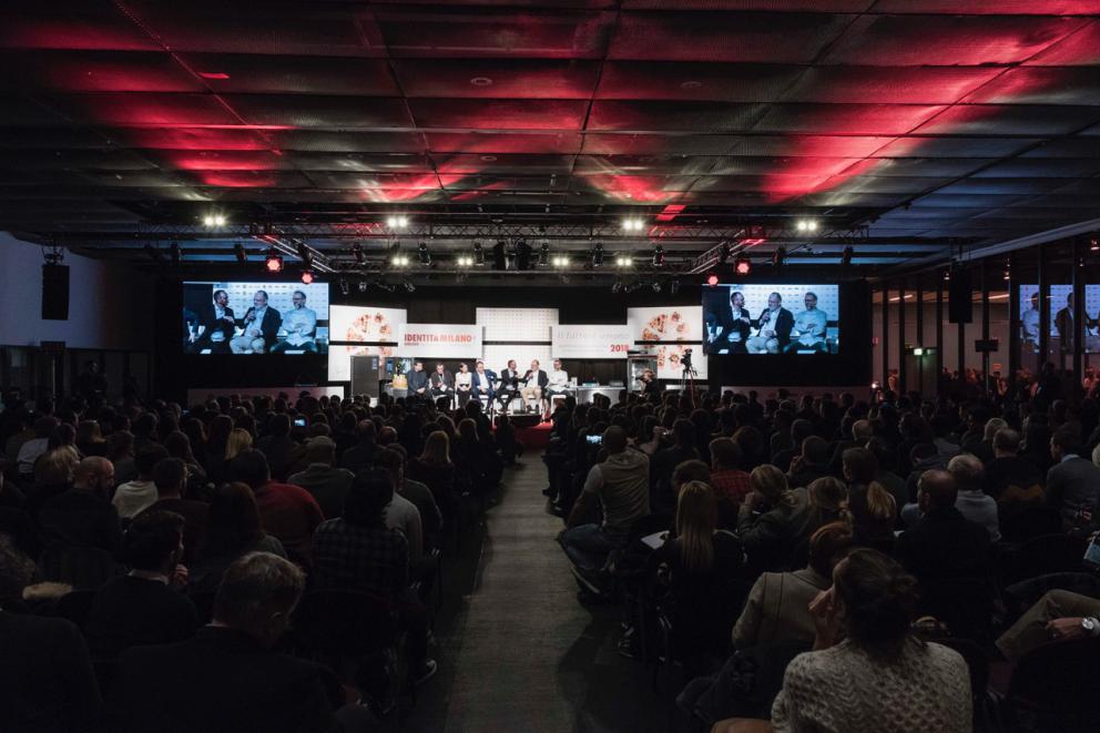 Galleria fotografica






Yannick Alléno davantin allo stand S.Pellegrino "The Experienze Table"









Matteo Lunelli, Oscar Farinetti, Francesco Cerea e, seduti, Josep Roca e Antonio Santini









Francesca Romana Barberini allo stand Petra Molino Quaglia









Massimo Bottura & selfie









Franco Pepe e Carlo Cracco









Fabrizio Ferrari e Nicola Fossaceca allo stand della Fondazione Birra Moretti









Gran folla: là in fondo c'è Pino Cuttaia...









Stand del Consorzio Tutela Grana Padano Dop, con Elisabetta Serraiotto









Paolo Parisi, Simone Rugiati & friends









Elio Sironi alla The Experience Table, che ha servito 800 coperti in tre giorni









Selfie con Viviana Varese e Francesca Romana Barberini



















Paolo Griffa









Oscar Farinetti e Claudio Ceroni









Yannick Alléno, Camilla Lunelli, Davide Oldani









Annie Féolde, Franco Pepe









Ri-Bottura da Lavazza









Solaika Marrocco alla Fondazione Birra Moretti









Marco Stabile









Renato Bosco

















