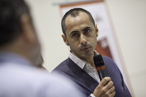 Galleria fotograficaHangar Bicocca, via Chiese 2, Milano. Per la prima volta teatro della presentazione della Guida di Identit&agrave;, &egrave; uno spazio polifunzionale nato nel 2004 dalla riconversione a spazio d&rsquo;arte contemporanea di un ex stabilimento appartenuto alla BredaAperto da gioved&igrave; a domenica, dalle 11 alle 23L'Hangar &egrave; anche HB Kids, programma di attivit&agrave; concepito apposta per i bimbi dai 12 ai 14 anni e le loro famiglie&nbsp;I Sette Palazzi Celesti di Anselm Kiefer, mostra permanente dell'HangarCon le permanenti, anche splendide mostre temporanee come Unidisplay di Carsten Nicolai, a&nbsp;cura di Chiara Bertola e Andrea LissoniSedie in attesa della conferenza di Identit&agrave;Claudio Scavizzi, regista di produzione, Magenta BureauRiunione pre-conferenza: Cinzia Benzi, colonna commerciale di Identit&agrave; Golose e Paolo MarchiAll'accoglienza: Annalisa Bianchi ed Elisa Pella di Magenta BureauClaudio Ceroni, presidente di Magenta Bureau, l'altra met&agrave; di Identit&agrave; GolosePaolo Marchi, l'altra met&agrave; di Identit&agrave; Golose, curatore della GuidaMain sponsorCarlo Cracco, ristorante CraccoOre 10.30, la sala inizia lentamente a riempirsiOre 11, la sala &egrave; gremita. In foto si riconoscono, da sinistra, Lorenzo Cogo, Fabio Pisani,&nbsp;Antonio Santini, Stefania Moroni, Gennaro Esposito, Mario Peqini, Alessandro NegriniTarsia Trevisan, giornalista di Class Life e splendida conduttrice della giornataFabio Barbaglini, da poco al timone della gloriosa Antica Osteria del Ponte di Cassinetta di Lugagnano (Milano)Carlo CraccoLuigi Taglienti, Trussardi alla ScalaChicco Cerea, Da Vittorio a Brusaporto (Bergamo)Anna Maschio, Bonaventura MaschioPadre Maurizio, Opera di San FrancescoGabriele Zanatta, caporedattore della Guida