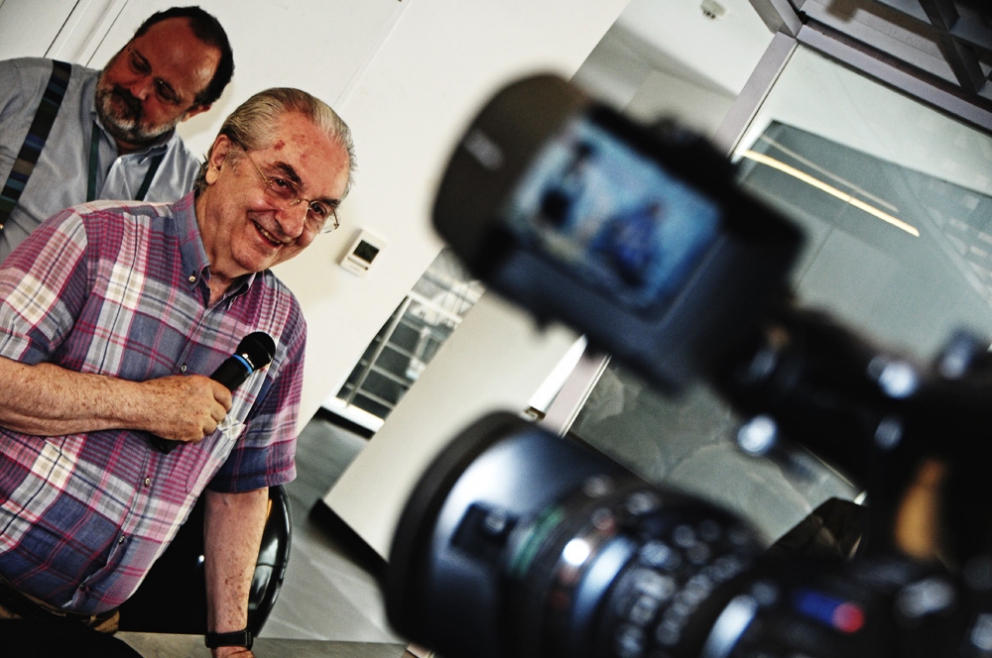 Galleria fotografica






Federico Graziani e Alessandro Negrini, sommelier e chef de Il Luogo di Aimo e Nadia a Milano








La lezione di Alessandro Negrini








Il Risotto carnaroli in guazzetto di mare di Alessandro Negrini








Il cooking show di Andrea Berton, chef del Trussardi alla Scala a Milano








Gli spaghetti alla chitarra di Andrea Berton








Gli spaghetti alla chitarra di Andrea Berton








Elio Sironi, chef del Bulgari a Milano








Il cooking show di Pietro Leemann, chef del Joia a Milano








La preparazione del Raviolo a mano di Pietro Leemann








Il Raviolo a mano di Pietro Leemann








Zuccherino, dessert servito da Pietro Leemann








Paolo Marchi introduce Giacomo Gallina, chef del Bice a Milano








La preparazione del lunch di Giacomo Gallina








Le Ranocchie riavvolte al burro d'erbe con timballo di crescione e aglietto di Giacomo Gallina








Il Padiglione Italia








Paolo Marchi introduce Alessandro Procopio, della brigata di cucina del D'O a Cornaredo (Milano), a rappresentare lo chef Davide Oldani








La preparazione di Zafferano e riso alla Milanese D'O








La mantecatura del risotto








Zafferano e riso alla Milanese D'O





