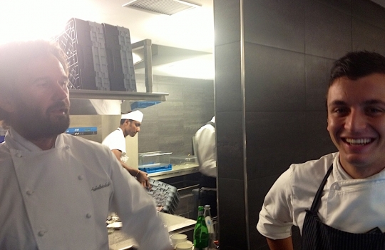 Galleria fotografica






L'ingresso di Palazzo Parigi








Carlo Cracco e il sommelier milanese Matteo Ghiringhelli. In serata berremo bollicine Giulio Ferrari, Malvasia Istriana di Vie di Romans e una mirabile Barbera 2001 di Vigneti Massa. 720 le referenze in carta inserite da Ghiringhelli: 60% italiane, 30% Francia, 10% resto del mondo





