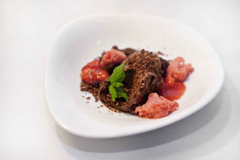 PhotogalleryCold tomato soup with vegetable brunoise, toasted bread with mizidra&nbsp;(Yiannis Loukakos)Saut&eacute;ed tuna filet with aubergine caponata (Yiannis Loukakos)Crispy fried shrimps from the Amvrakikos Gulf with tarama and caper sauce (Yiannis Loukakos)Spicy chicken pita wraps with tomato and yogurt sauce (Yiannis Loukakos)Pork and beef keftedakia meatballs with spicy tomato sauce and potato chips (Yiannis Loukakos)Risotto cacio e pepe with grana padano and selected pepper (Giovanni Sandri)Low temperature roasted pork fillet with roasted bell peppers, oregano, balsamic vinegar and crispy Parma prosciutto (Giovanni Sandri)