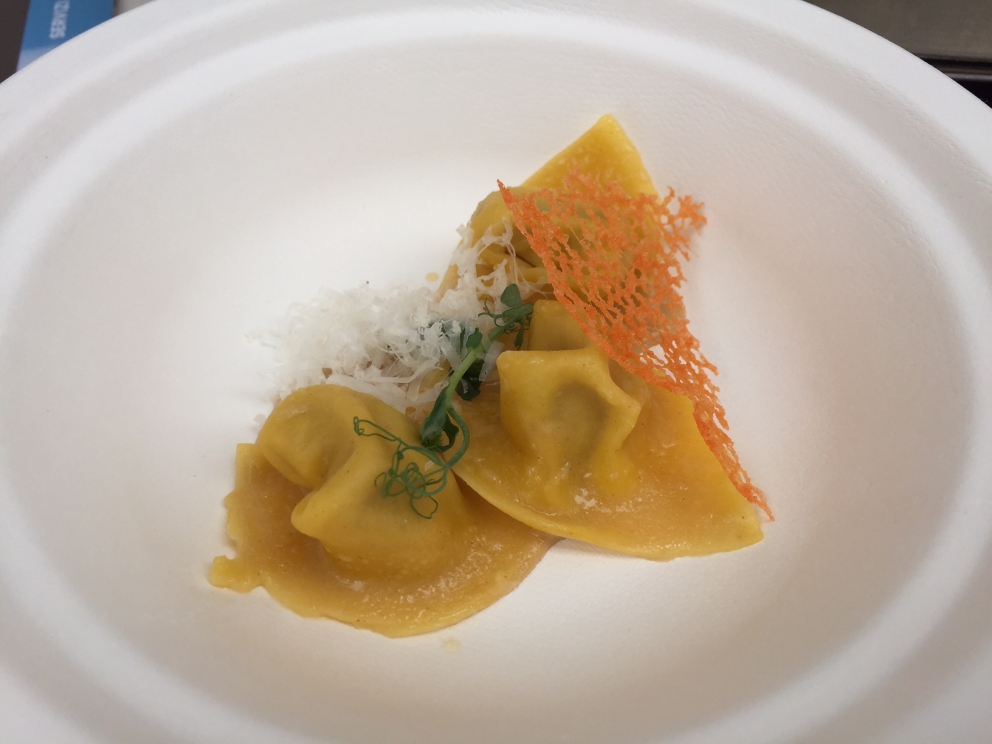 Galleria fotograficaIn attesa della cena, Paolo Marchi, Ludovica Rubbini (El Brite de Larieto, Cortina), Cristian Deflorian (Felicetti), Davide Scabin (Combal.zero a Rivoli, Torino)&nbsp;e Riccardo Felicetti (Monograno Felicetti)Ultimi ritocchi al ristorante&nbsp;a La Corte del Lampone del Rosapetra Resort di Cortina, chef&nbsp;Alessandro FavrinPEZZI DA NOVANTA. Norbert Niederkofler e Davide Scabin, coautori della cena al RosapetraIn primo piano, Alfio Ghezzi della Locanda Margon di Trento, alle sue spalle Riccardo Gaspari del Brite de Larieto di Cortina, altri due assi nella brigata di cucina di Identit&agrave; Cortina 2SI PARTE. Il benvenuto multiplo dello chef di casa Alessandro Favrin: La quaglia sale in Ampezzo, Battuta di manzo ai frutti di bosco e con mantecato allo stravecchio ampezzano, Canederli in ricotta su spuma di parmigiano. Non inquadrato, il&nbsp;Chupa chups al fegato grasso d'oca e noccioleIl Panino al formaggio di Gaspari, un gioco sulle consistenze del formaggioLa Tagliatella Transalp Express. Ovvero, se le tagliatelle Monograno Felicetti vanno in montagna, il primo piatto di Davide Scabin: sul fondo, ganache di porcini e finferli, tagliatelle condite con burro crudo all'acciuga, polvere di nocciole tostate con polenta croccante e&nbsp;Grauk&auml;se, gemma di pino fresca. In cima, una patata ratta affumicata, a lato una foglia di lattuga di mare. Accanto, non inquadrata, &egrave; servita una salsiera con zuppa di fagioli cotta con le alghe, da dosare a piacere. Un primo giocato su 4 o 5 acidit&agrave; diverseIl Salmerino alpino, carpione di cipolla e salsa agra di uova di trota di Alfio Ghezzi &egrave; fedele al dettame di Gualtiero Marchesi: cercare di (ri)mettere il pi&ugrave; possibile un prodotto all'interno del suo ambiente naturaleIl Filetto di cervo con ribbla di patate, mirtilli selvatici e funghi di Norbert Niederkofler, chef del ristorante St. Hubertus dell'hotel Rosa Alpina di San Cassiano (Bolzano)L'Omaggio alle Dolomiti di Alessandro FavrinI vini in abbinamento per tutta la cena: sugli scudi, i calici del gruppo Santa Margherita e Cantine FerrariLe acque e le bollicine della serataLa brigata di sala e cucina della cena di Identit&agrave; Cortina 2 al Rosapetra ResortDavide Scabin inizia a preparare la polenta per il brunch della domenica all'agriturismo El Brite de Larieto, al passo Passo Tre Croci di CortinaRiccardo Felicetti e Riccardo GaspariPROVA COTTURA. Felicetti, Gaspari e Favrin in cucina al BriteOliver Piras (a sinistra) e Alessandra Del Favero&nbsp;del ristorante Aga di San Vito di Cadore (Belluno)CHE COLORI. La carota in carpione di carota su finta (e commestibile) corteccia di Oliver Piras&nbsp;La Polpetta di rapa rossa alle erbe di PirasIl padrone di casa Riccardo Gaspari si prepara a roteare gli spaghetti nella pentolaIl Nido del bosco, ovvero gli Spaghetti aglio (poco) e olio di pino mugo di Riccardo&nbsp;Gaspari