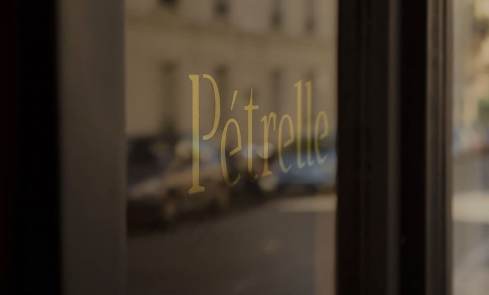 Pétrelle, a renewed bistro in Paris: contemporary cuisine and great wines 