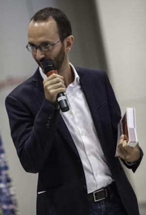 Galleria fotograficaHangar Bicocca, via Chiese 2, Milano. Per la prima volta teatro della presentazione della Guida di Identit&agrave;, &egrave; uno spazio polifunzionale nato nel 2004 dalla riconversione a spazio d&rsquo;arte contemporanea di un ex stabilimento appartenuto alla BredaAperto da gioved&igrave; a domenica, dalle 11 alle 23L'Hangar &egrave; anche HB Kids, programma di attivit&agrave; concepito apposta per i bimbi dai 12 ai 14 anni e le loro famiglie&nbsp;I Sette Palazzi Celesti di Anselm Kiefer, mostra permanente dell'HangarCon le permanenti, anche splendide mostre temporanee come Unidisplay di Carsten Nicolai, a&nbsp;cura di Chiara Bertola e Andrea LissoniSedie in attesa della conferenza di Identit&agrave;Claudio Scavizzi, regista di produzione, Magenta BureauRiunione pre-conferenza: Cinzia Benzi, colonna commerciale di Identit&agrave; Golose e Paolo MarchiAll'accoglienza: Annalisa Bianchi ed Elisa Pella di Magenta BureauClaudio Ceroni, presidente di Magenta Bureau, l'altra met&agrave; di Identit&agrave; GolosePaolo Marchi, l'altra met&agrave; di Identit&agrave; Golose, curatore della GuidaMain sponsorCarlo Cracco, ristorante CraccoOre 10.30, la sala inizia lentamente a riempirsiOre 11, la sala &egrave; gremita. In foto si riconoscono, da sinistra, Lorenzo Cogo, Fabio Pisani,&nbsp;Antonio Santini, Stefania Moroni, Gennaro Esposito, Mario Peqini, Alessandro NegriniTarsia Trevisan, giornalista di Class Life e splendida conduttrice della giornataFabio Barbaglini, da poco al timone della gloriosa Antica Osteria del Ponte di Cassinetta di Lugagnano (Milano)Carlo CraccoLuigi Taglienti, Trussardi alla ScalaChicco Cerea, Da Vittorio a Brusaporto (Bergamo)Anna Maschio, Bonaventura MaschioPadre Maurizio, Opera di San FrancescoGabriele Zanatta, caporedattore della GuidaAndrea Apreda, chef dell'Imago dell'Hotel Hassler e volto di Identit&agrave; New York, 12-14 ottobre prossimiElisabetta Serraiotto, responsabile Marketing & Comunicazione del Consorzio Grana Padano tra Claudio Ceroni e Paolo MarchiAl centro, Beniamino Nespor ed Eugenio Roncoroni de Al Mercato, MilanoSilvio Salmoiraghi dell'Acquerello di Fagnano Olona (Varese), Sorpresa dell'anno