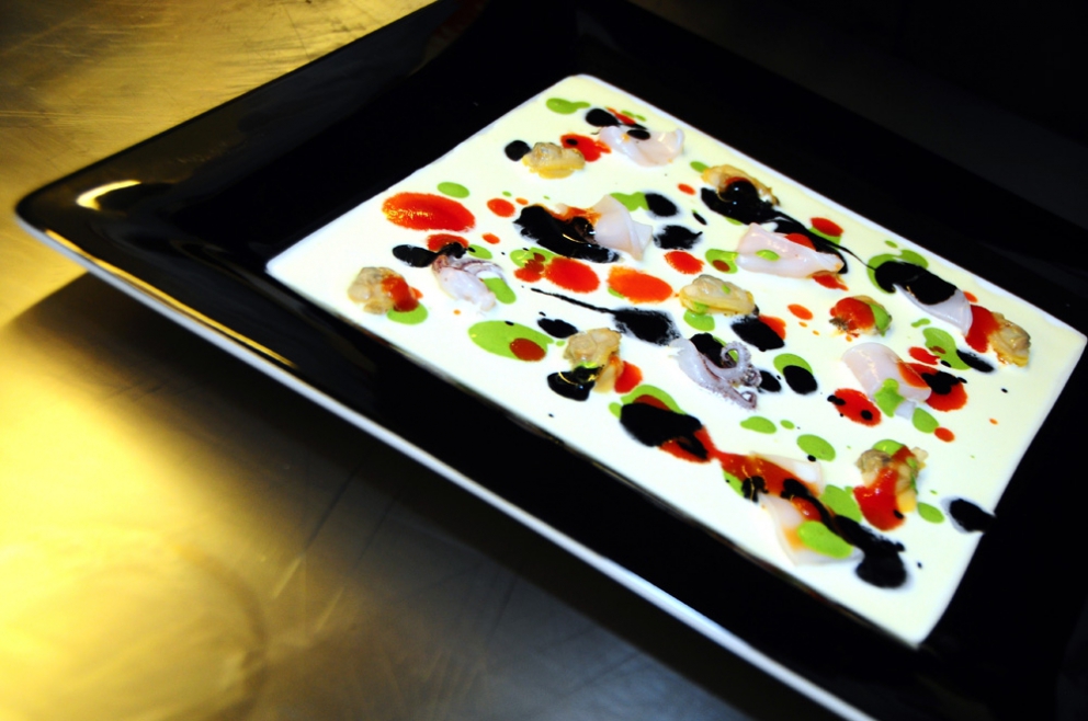 Galleria fotografica






Federico Graziani e Alessandro Negrini, sommelier e chef de Il Luogo di Aimo e Nadia a Milano








La lezione di Alessandro Negrini








Il Risotto carnaroli in guazzetto di mare di Alessandro Negrini








Il cooking show di Andrea Berton, chef del Trussardi alla Scala a Milano








Gli spaghetti alla chitarra di Andrea Berton








Gli spaghetti alla chitarra di Andrea Berton








Elio Sironi, chef del Bulgari a Milano








Il cooking show di Pietro Leemann, chef del Joia a Milano








La preparazione del Raviolo a mano di Pietro Leemann








Il Raviolo a mano di Pietro Leemann








Zuccherino, dessert servito da Pietro Leemann








Paolo Marchi introduce Giacomo Gallina, chef del Bice a Milano








La preparazione del lunch di Giacomo Gallina








Le Ranocchie riavvolte al burro d'erbe con timballo di crescione e aglietto di Giacomo Gallina








Il Padiglione Italia








Paolo Marchi introduce Alessandro Procopio, della brigata di cucina del D'O a Cornaredo (Milano), a rappresentare lo chef Davide Oldani








La preparazione di Zafferano e riso alla Milanese D'O








La mantecatura del risotto








Zafferano e riso alla Milanese D'O








La lezione del Maestro Gualtiero Marchesi








Daniel Canzian, chef de Il Marchesino a Milano, con Gualtiero Marchesi durante la preparazione del Riso oro e zafferano





