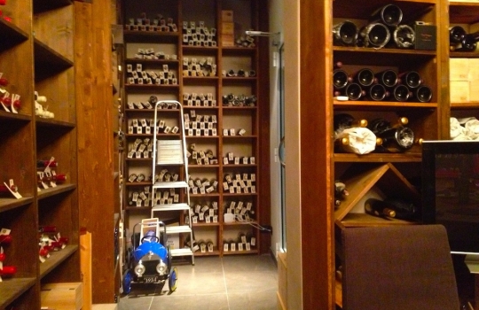 Photogallery






 
Modena’s colonnades, 186 thousand inhabitants and 3 restaurants with at least one Michelin star: Hostaria del Mare (1), Erba del Re (1) and Osteria Francescana (3 stars), our destination
 








Yellow and red tones prevail








The city still bears the signs of the May 2012 earthquake. On May 4th 2013, the day of our visit, a 3.8 magnitude earthquake was registered













By chance, Giuseppe Palmieri, maître and sommelier, appears from the grey door








Palmieri, 38, born in Matera. His first service in Francescana was on September 12th 2000








The old entrance to the restaurant, at number 24 in Via della Stella - as on the opening in 1995. It changed in September 2012: today you enter from number 22. Funnily enough, Google Maps is still set on the old entrance








The present entrance doors








Let’s start








After the latest renovations, the transit areas inside the Osteria appear as a contemporary art gallery








Mario Schifano’s world map








"Tourists", Maurizio Cattelan’s famous pigeons








Underneath the pigeons, Gavin Turk’s “Trashbag”








Three rooms, 12 tables, between 20 to 35 guests. 40% guests are Italian








Every table is illuminated by Davide Groppi’s Sampei lamp: if tables are moved, light follows








Francescana receives 150 reservations every day. But it also suffers from clients not showing up: on average, one table every week is booked but then guests don’t come





