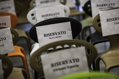 Galleria fotograficaHangar Bicocca, via Chiese 2, Milano. Per la prima volta teatro della presentazione della Guida di Identit&agrave;, &egrave; uno spazio polifunzionale nato nel 2004 dalla riconversione a spazio d&rsquo;arte contemporanea di un ex stabilimento appartenuto alla BredaAperto da gioved&igrave; a domenica, dalle 11 alle 23L'Hangar &egrave; anche HB Kids, programma di attivit&agrave; concepito apposta per i bimbi dai 12 ai 14 anni e le loro famiglie&nbsp;I Sette Palazzi Celesti di Anselm Kiefer, mostra permanente dell'HangarCon le permanenti, anche splendide mostre temporanee come Unidisplay di Carsten Nicolai, a&nbsp;cura di Chiara Bertola e Andrea Lissoni