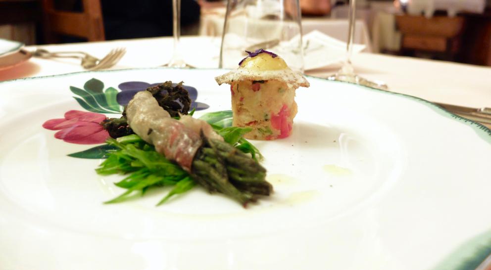 Galleria fotograficaLa nostra cena a La Subida negli scatti di Tanio Liotta. Ricotta salata su letto di polenta
