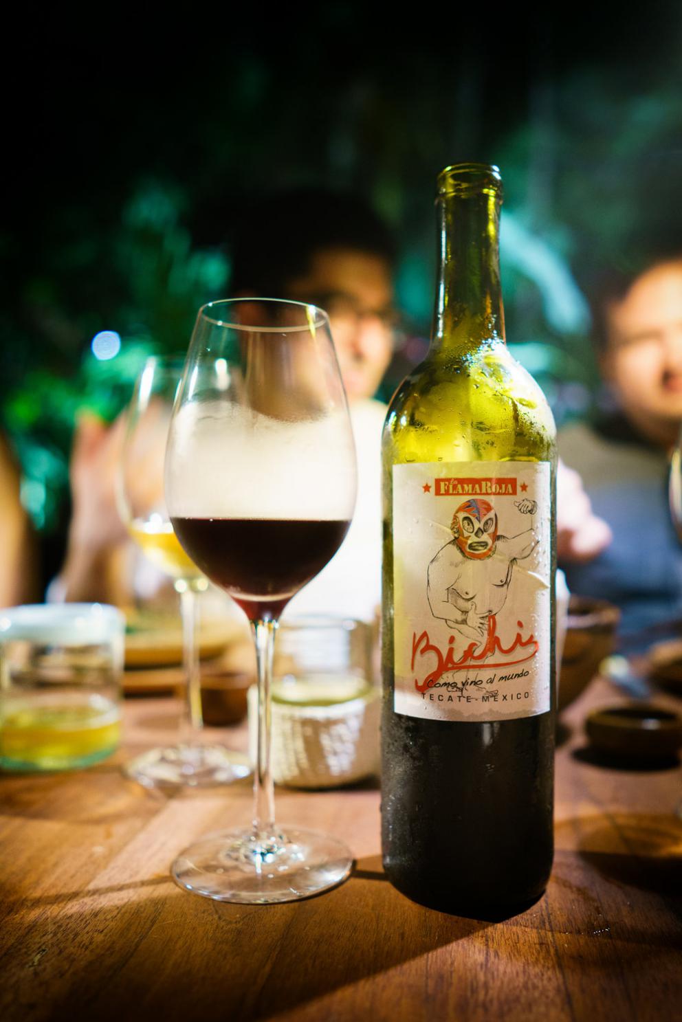 Galleria fotograficaChampagne&nbsp;Louis Roederer&nbsp;2009, Blanc de blancs
Pi&ntilde;uela e tamarindo
Pi&ntilde;uela&nbsp;e tamarindo, da vicino
Vongola regina dal golfo di California
La vongola da vicino
Saluto con pomodori disidratati e chapulines&nbsp;
Brodo freddo di masa con lime e fiori del momento
Mead, birrificio&nbsp;Escollo, stato di&nbsp;Quer&eacute;taro
Cocco giovane e caviale
Vino: Presencia Casual 2014, da uve Semillon,&nbsp;Luis-Antoine Luyt, Cile
Frutta tropicale e Chile de arbol (peperoncino Coda di topo)
Frutta locale
Ceviche di banana e olio di alghe kelp
Alga kelp gigante e michelada di cozze
Taco di spinaci Chaya&nbsp;con ostriche fresche dalla Bahia Falsa (Baja California)
Il taco da vicino
Amber ale del&nbsp;birrificio Cebia,&nbsp;Merida
Zucca grigliata per intero
Una notte sotto le stelle
Tostada con escamoles (larve di formiche)
La tostada da vicino
Birra Golden Sour del birrifico&nbsp;Wendlandt di&nbsp;Ensenada (Messico)
Polpo appena cotto in crosta di sale masa
Il polpo cotto su salsa dzikilpak
Ancora il polpo
Tortillas da Yaxunah
Altre tortillas
Epazote, pomodoro verde e mezcal
Lo chef Ren&egrave; Redzepi
Lech&oacute;n (maialino da latte)
Cerdo pel&oacute;n (maiale creolo messicano) e grano&nbsp;macinato fresco da Yaxunah
Il maiale da vicino
Il mole di Rosio (Sanchez, storica pasticciera messicana del Noma, ndr) con capesante disidratate e hoja santa grigliata
Il mole di Rosio
