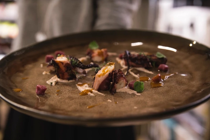 Photogallery






BARI. A curious audience in the Coin store in Via Noicattaro, inside shopping centre Casamassima









BARI. The speakers with Paolo Marchi were Felice Sgarra (in the photo), chef at restaurant Umami in Andria and Vincenzo Del Monaco of Bottega del Monaco in Grottagle (Taranto)









BARI. Felice Sgarra cooked a Cream of black chickpeas from Murgia with red prawn from Gallipoli and raspberry









BERGAMO. Three pillars from the Cerea family spoke at Coin: next to Paolo Marchi, there’s signora Bruna and her children Rossella and Chicco









BERGAMO. Chicco Cerea prepared a...









BERGAMO. ...Chestnut polenta with spicy tomato and pecorino









CATANIA. In Catania, the event took place on the third floor of Spazio Cargo Etc. inside Coin in Via Etnea 116/124 with Corrado Assenza of Caffè Sicilia in Noto, Paolo Marchi and Bianca Celano of restaurant QQucina in Catania









CATANIA. Bianca Celano






