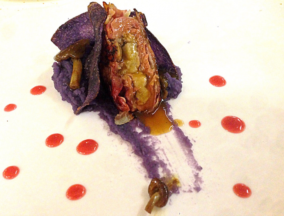 Galleria fotografica






Cartoline da Rivodutri: il pane dei fratelli Serva









Tagliolino alla borragine con burrata e tartufo bianco






