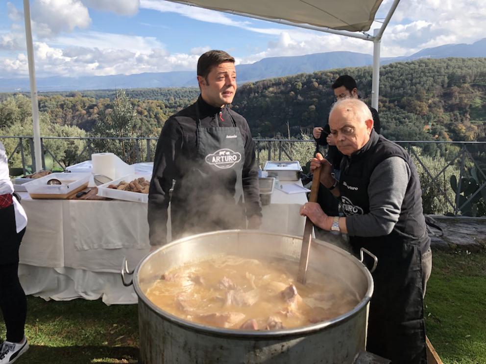 Galleria fotografica






La cena prologo di Pig Calabria è stata preparata al De Gustibus di Palmi. Nella foto Armando e Maurizio Sciarrone, figlio e padre






