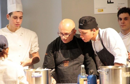 Galleria fotograficaA sinistra, Roberto Ceraudo, vignaiolo calabrese e tra i grandi protagonisti di Milano Food & Wine Festival