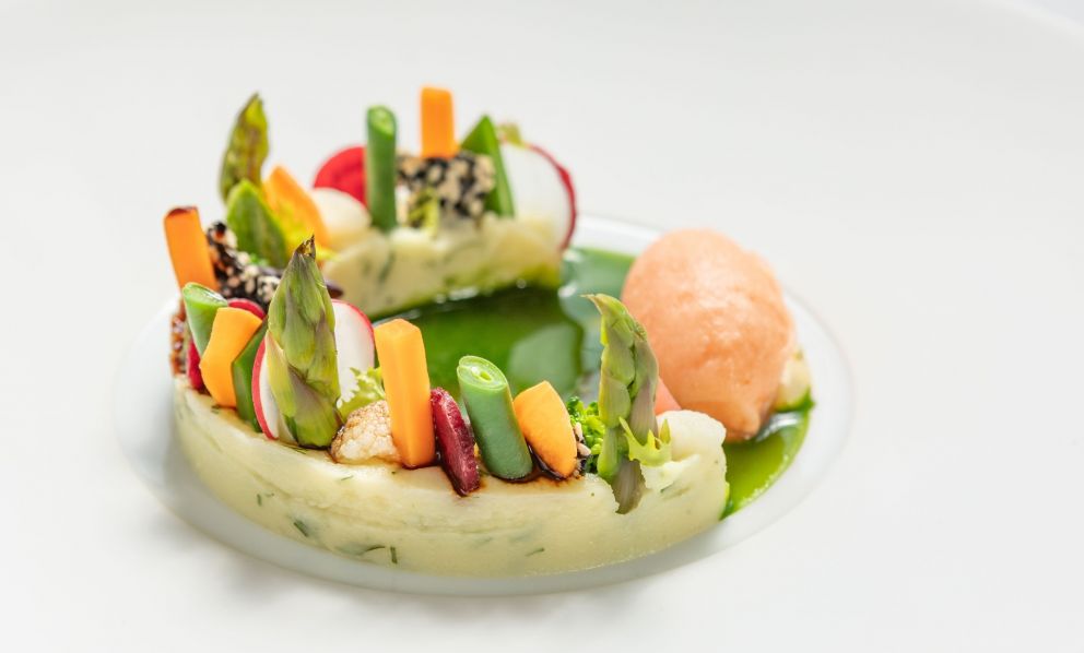 “L’equilibrio in un piatto” per Borgo San Jacopo: verdure cotte e crude esaltate... dall'acqua