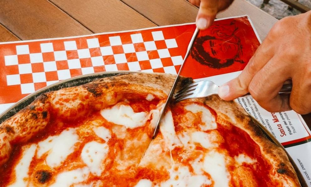 Marco Ambrosino racconta Santa Maradona, pizzeria di quartiere che colpisce l'anima
