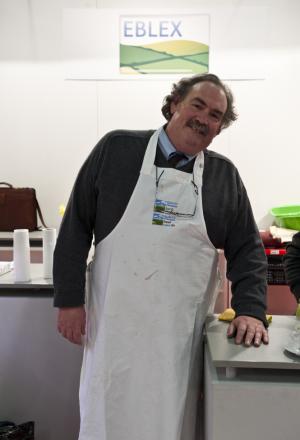 Galleria fotograficaAl centro Davide Oldani del D'O di Cornaredo (Milano) con Oliviero Toscani, fotografo e produttore di vinoGuffanti, storici affinatori di formaggi ad Arona (Novara)Lo spazio espositivo di Acqua Panna e S. Pellegrino. Le illustrazioni sono firmate da Gianluca BiscalchinPastificio dei CampiSelecta, un recinto di bont&agrave; firmate anche da Michele Rotondo, chef della Masseria Petrino di Palagianello (Taranto)Brindisi con Birra Moretti Grand Cru. A destra si riconosce Simone Padoan dei Tigli di San Bonifacio (Verona)Le alchimie pastaiole di Davide Scabin del Combal.Zero di Rivoli (Torino) allo stand FelicettiGrana Padano superstarMassimo Spigaroli dell'Antica Corte Pallavicina di Polesine Parmense (Parma), produttore di un leggendario culatelloI ragazzi di Molino GrassiIl pane di PrinciA destra, Rosanna Marziale, cuoca delle Colonne di Caserta