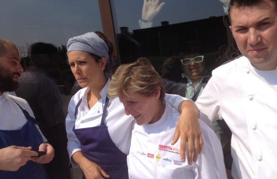 Photogallery






The kids' corner at Hangar Bicocca








Bread brittle with lime and wild cumin with a mousse of 40% milk chocolate and raspberries, a sweet rubitt of Giovanni Giberti of Pavé








Diego, Giovanni and Luca of Pavè





