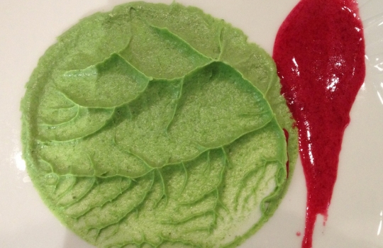 Galleria fotografica






A spasso tra i canali di Venezia. Esclusa l'estemporanea grandinata di domenica 24, la dodicesima edizione della S.Pellegrino Cooking Cup ha regalato un clima memorabile








Globetrotter, signature dish di Lorenzo Cogo alla Cooking Cup 2012








Il signature dish di Martin Volkaerts, belga dell'Air du Temps








Aragosta con vinaigrette d’ostrica e quinoa croccante, piatto che è valso a David Frenkel del Pronto di Tel Aviv, Israele, il People Choice’s Award 2012








Dumpling di lardo e gamberi con asparagi, tartufi di mare e erbe estive, signature dish di Richard Ousby del Quay di Sydney, Young Chef of the Year 2012








Bietola di sgombro con crema d'aglio, piselli e riso saltato, il piatto cucinato in mare dal vincitore Richard Ousby








La pietanza disegnata sabato sera da Jacob Holmstrom del Gastrologik di Stoccolma: un viaggio attorno al salmone che ha convinto tutti i giurati (e che gli è valso il secondo posto finale)








Daniel Berlin, Massimo Bottura, Davide Scabin, la foodblogger Lydia Capasso, Mauro Colagreco e Franco Favaretto valutano i piatti in gara nella hall del Molino Stucky Hilton di Venezia, teatro della prima sera dell'evento





