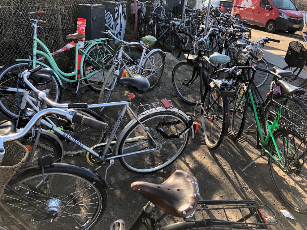 Photogallery






Noma 2.0 is in Christianshavn, the same neighbourhood as the first Noma. They’re 1.5 km apart, a 15 minutes’ walk. This picture shows the distance: to the right, there’s the warehouse of the old location (in Strandgade 93), to the left the smokestacks of Amager Bakke, the futuristic incinerator below which stands the new Noma (in Refshalevej 96)









Weather permitting, you can have a peaceful walk between the previous Noma to today’s Noma 









The new Noma is on an isthmus surrounded by canals. In the future they also want to reclaim some small parts for hydroponic farming









Bucolic scene with incinerator







