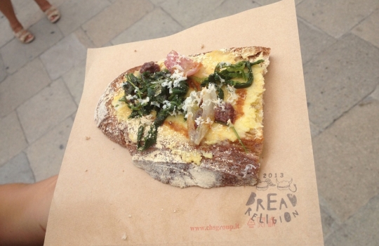 Galleria fotograficaFabio Pisani di Aimo e Nadia e il suo partner della rassegna, Davide Longoni del panificio Longoni