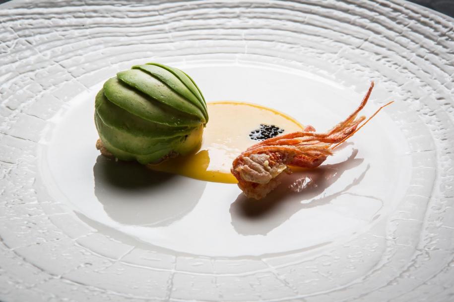 Galleria fotografica






Sulla destra, Spugna di pistacchio salato di Niko Romito (foto Tanio Liotta). Romito sarà relatore a Identità Milano









Pane, burro e alici di Yoji Tokuyoshi (foto Tanio Liotta)









Gli appetizer a base di pollo di Andrea Ribaldone, che sarà relatore a Identità Milano









Canocchie, acqua di pomodoro e verbena essiccata di Gianluca Gorini (foto Tanio Liotta). Gorini sarà relatore a Identità Milano






