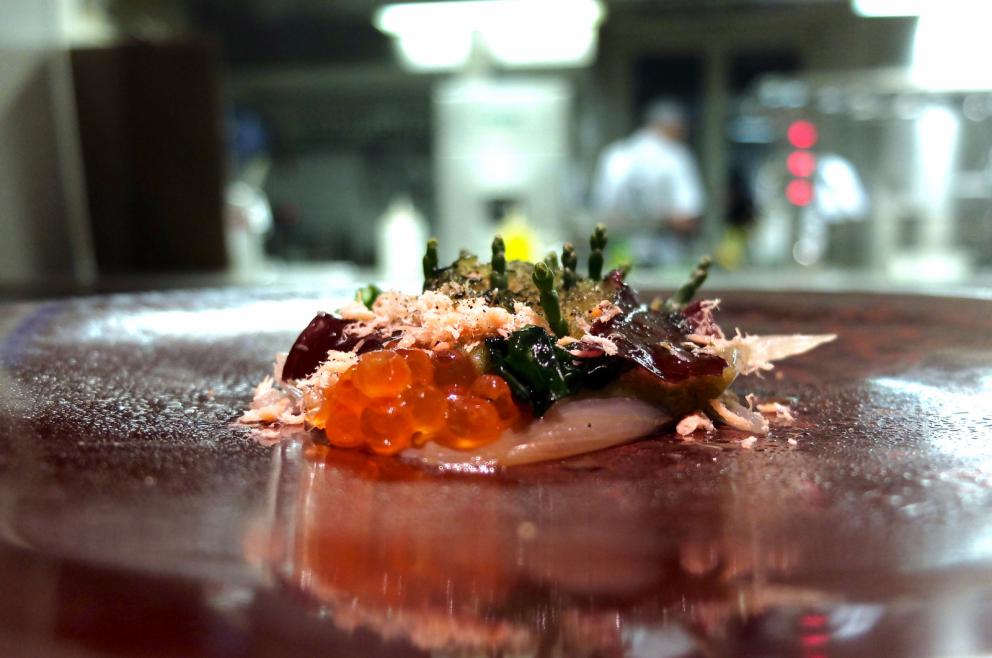 Photogallery






A new Lorenzo Cogo at the new El Coq, since July 2016 in the heart of Vicenza









At the entrance, the Carlton library by Ettore Sottsass, a great designer, founder of the  Memphis Group. In fact, it is entirely made in sugar, the work of artist Marco Chiurato

 









We get to the first floor: the perspective at the entrance recalls the depth of Palladio’s works









The elegant dining room









Precious cutlery by Giò Ponti for Sambonet. Everything is studied: the colour of the tablecloth is inspired by the roof of the Basilica Palladiana









The view from the dining room...









...and from the kitchen









Let’s start: Cherry tomato, angustura, vegetable jus. All the photos of the dishes are by Tanio Liotta









Beetroot macaroons with radicchio and Béarnaise sauce with mint 









Choux pastry with peanut cream and dried bacon 









Doughnut with goat cheese and curry cream: the last appetizer






