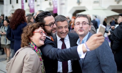 Galleria fotografica






Il gonfalone della World's 50Best








Massimo Bottura e la moglie Lara, terzo alla fine








Massimo Bottura





