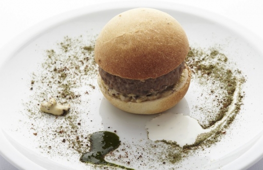 Galleria fotograficaFulvio Pierangelini, a lungo chef del Gambero Rosso di San Vincenzo (Livorno)La celebre Passatina di ceci con gamberi di Fulvio Pierangelini (qua il racconto integrale della lezione)Davide Scabin, chef del Combal.Zero di Rivoli (Torino)Il cyber egg di Davide Scabin, piatto simbolo del cuoco piemontesePasta salad di Davide ScabinVittorio Fusari, Dispensa Pane e Vini ad Adro (Brescia)