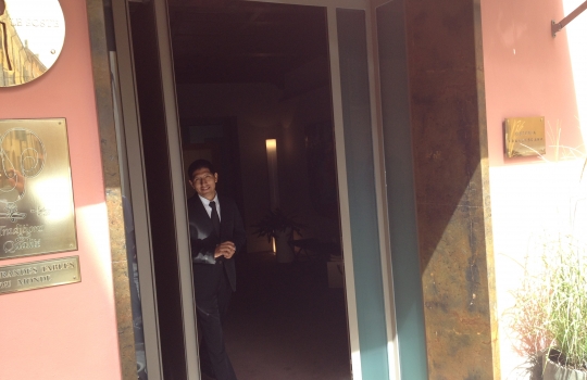 Galleria fotografica






Il nuovo ingresso dell'Osteria Francescana, via Stella 22





