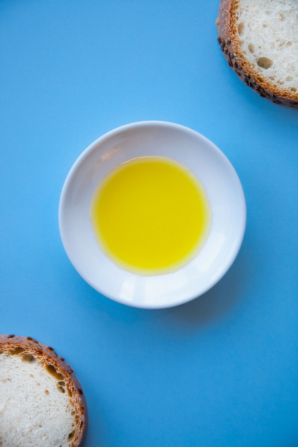 Galleria fotografica






Cartoline da Rivodutri: il pane dei fratelli Serva









Tagliolino alla borragine con burrata e tartufo bianco









Pollo arrosto farcito di foie gras e mela cotogna, pelle croccante, patate viola, melograno e funghi pioppini al whisky









Quaglia arrostita, marinata nel succo di more, con spugna alla cicoria, lime, zenzero e paté di fegatini









Zuppetta di passion fruit e prosecco, gelato all'orzo tostato, pere al vino rosso, nocciole e cialda di riso venere









E ora un po' di prodotti selezionati dai fratelli Serva e in vendita su Alimentaria: lo strepitoso caprino di Cascia di Francesco Rossi









Miele









Mortadella di cinghiale






