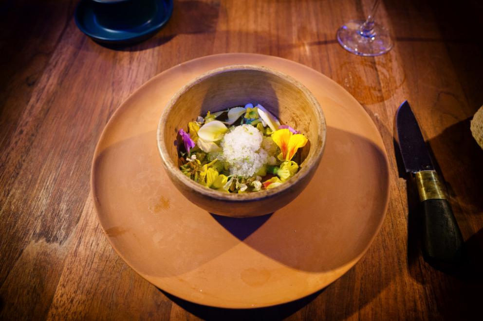 Galleria fotograficaChampagne&nbsp;Louis Roederer&nbsp;2009, Blanc de blancs
Pi&ntilde;uela e tamarindo
Pi&ntilde;uela&nbsp;e tamarindo, da vicino
Vongola regina dal golfo di California
La vongola da vicino
Saluto con pomodori disidratati e chapulines&nbsp;
