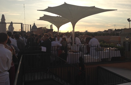 Galleria fotograficaPalloncini rossi in piazza di Spagna: via a Chef sotto le stelle 225 gradi, sole e tanti sorrisi
