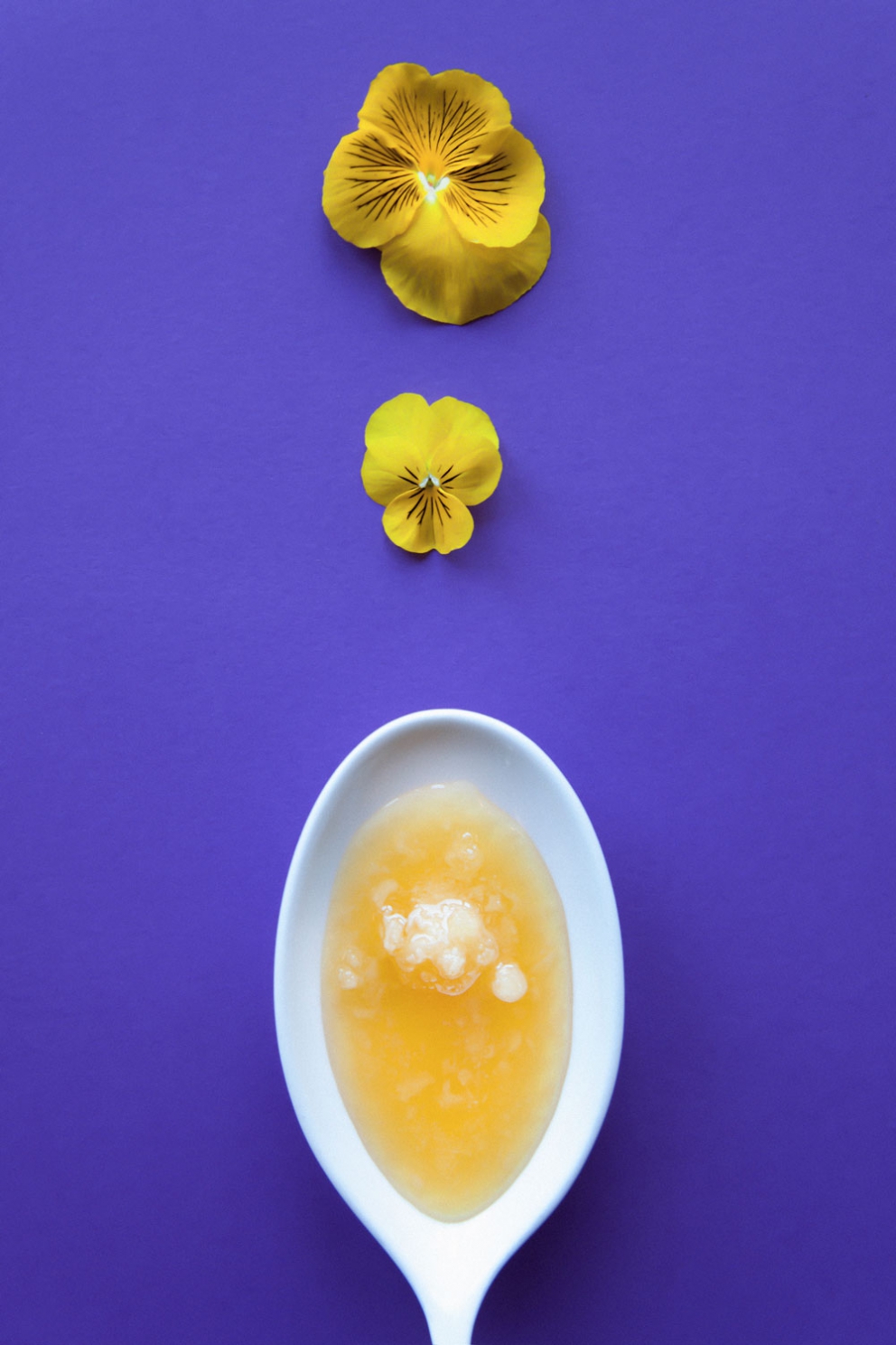 Galleria fotografica






Cartoline da Rivodutri: il pane dei fratelli Serva









Tagliolino alla borragine con burrata e tartufo bianco









Pollo arrosto farcito di foie gras e mela cotogna, pelle croccante, patate viola, melograno e funghi pioppini al whisky









Quaglia arrostita, marinata nel succo di more, con spugna alla cicoria, lime, zenzero e paté di fegatini









Zuppetta di passion fruit e prosecco, gelato all'orzo tostato, pere al vino rosso, nocciole e cialda di riso venere









E ora un po' di prodotti selezionati dai fratelli Serva e in vendita su Alimentaria: lo strepitoso caprino di Cascia di Francesco Rossi






