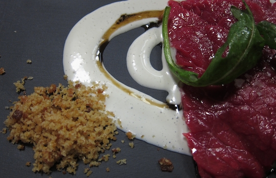 Galleria fotograficaIl Teatro del Gusto, al terzo piano della Citt&agrave; del Gusto del Gambero Rosso a Roma, Il teatro ha ospitato la finale della prima edizione del Premio Birra Moretti Grand Cru.Paolo MarchiFederico de Cesare Viola, giornalista, e Alessandra Medolago, titolare di Cantiere di Comunicazione.Alberto Rini con la sua assistente
&nbsp;La Pasta e fagioli di Alberto Rini
&nbsp;Giovanni Sorrentino con il suo assistente
&nbsp;Il Tiramis&ugrave; di Antonio Cuomo
&nbsp;Baccal&agrave; confit in grasso d'oca con mostarda di zucca al cren e laccatura di Birra Moretti Gran Cru di Daniele Zennaro
&nbsp;Giuliano Baldessari