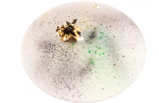 Galleria fotograficaColori d'autunno (foto Brambilla/Serrani)Lepre royale&nbsp;(foto Brambilla/Serrani)Rape con la sua gelatina, salsiccia e dadolata di foie gras&nbsp;(foto Brambilla/Serrani)