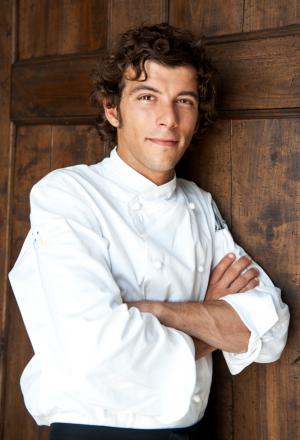 Galleria fotografica






Luca Caviola – sous-chef L’Chimpl da Tamion (Vigo di Fassa, Trento)





