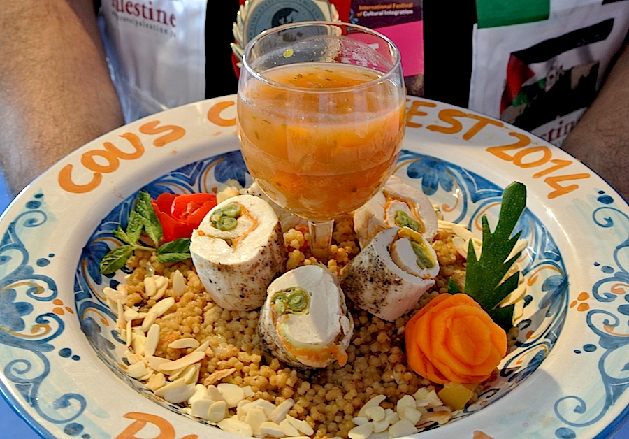 Galleria fotograficaIl cannolo di cous cous di Enrico Panero, del ristorante Da Vinci a Eataly Firenze, usato come evidenziatorePrima nazione in gara al Cous Cous Fest 2014 il Marocco con Majda Nabaoui, cuoca 19enne in forza all'Osteria Francescana a ModenaMajda Nabaoui, in Italia, a Modena, dall'et&agrave; di 9 anni, ha chiamato la sua proposta Da Modena al Marocco passando per la Sicilia, la sua colazione la mattina di sabatoI due concorrenti della Tunisia, entrambi in forza al Taglio a Milano, a destra Domenico della Salandra e al centro Mohamed Mabrouk catturato dalla bellezza della presentatrice Eliana ChiavettaL'Arancino di cous cous grazie al quale la Tunisia &egrave; arrivata alla finale a livello di giuria popolare superando il Marocco per appena un centesimo: 8,92 contro 8,91. Al suo interno scampi freschi. Nota curiosa: visto che eravano nel Trapanese, quindi Sicilia occidentale, sarebbe stato pi&ugrave; corretto chiamare il piatto ArancinaTre giorni di assaggi, tutto nel PalaBia, il tendone ridosso della spiaggia di San Vito Lo Capo. Il cielo ti invitava a mollare tutto e a tuffartiIl Cous Cous dolce, nome concreto del piatto della Francia, delle cuoche Marion Roger (cous chef di Alice Delcourt all'Erba Brusca a Milano) e Chiara Cilio, che hanno proposto un uso insolito del cous cous, in forma dolce, con tanto di gelato alla verbena. Con questo dessert, la Roger ha vinto il premio per l'originalit&agrave; e sfiorato il successo assoluto, centrato dalla Delcourt nel 2011 e 2012Maziar Farivar, radici iraniane e cittadinanza statunitense. Del suo piatto ricorderemo solo un eccessivo e gratuito uso del peperoncino. Doveva essere un cous cous nel segno dello Shrimp Jambalya ma, eliminato il prosciutto affumicato nel timore di imbattersi in musulmani in giuria, tutto &egrave; crollato.Il cous cous americano, un piatto imbarazzante, facile preferirgli quello francese. La giuria popolare ha votato il dessert 8,86 e il cous cous patriottico 7,86 (ma la giuria di esperti &egrave; stata ancora pi&ugrave; severa)Mohamed Mabrouk e Domenico della Salandra per una volta schierati nella giuria popolareIsraele in gara contro il Libano grazie a Michael Korenman, tutti presi in contropiede perch&eacute; si aspettavano un Michele, un lui e non una leiMichael Korenman &egrave; stata anche la cuica personale di Oprah Winfrey in America, conduttrice tiv&ugrave; e attrice. Il suo cous cous &egrave; piaciuto pi&ugrave; agli esperti che al pubblico. Ricco di spunti come i falafel, ottimi i singoli pezzi meno l'assemblaggio finale e un attimo inutile il tonno come nota del mare. Il piatto non aveva un nome: "Abbiamo avuto un'estata difficile per via della guerra che proprio non avevo pensato a come chiamarlo. Lo faccio ora e lo chiamo PACE". Applausi scrosciantiNahida Salman, cuoca libanese che dal 2006 vive a Ragusa in Sicilia, tra i suoi parenti anche l'attuale presidente della Repubblica del Libano Michel Suleiman. Il suo cous cous, lo Yakneh Tabule alla carne di agnello, &egrave; stato preferito per due centesimi dalla giuria popolare: 8,57 contro 8,55.Un dettaglio del cous cous libanese, il tabul&egrave; usato dalla chef come ripieno degli involtini di foglie di viteCome per Israele, la partecipazione dei cuochi della Palestina assume sempre un significato che trascende quello gastronomico. A volte ci scappa pure un signor piatto, non &egrave; stata questa la volta ma Hani Kasabra e Odeh Abu El Hawa hanno lo stesso strappato applausi. Se &egrave; stata un'estate pesante per chi vive in Israele, figuriamoci per loro (che, comunque, non arrivano da Gaza bensi da Betlemme). Sono ampiamente scusati se non hanno versato il miele in un cous cous di pollo e verdure in brodo, miele annunciato nel nome stesso della preparazione.
