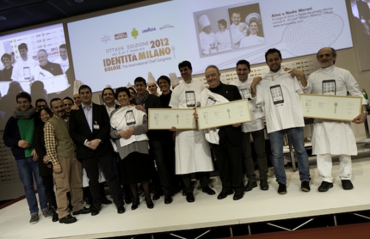 Galleria fotograficaViviana Varese, chef e titolare di Alice in via Adige a Milano, telefono +39.02.5462930, con Alfredo Zini, vice presidente della FipeGianluca Fusto, globetrotter del cioccolato, telefono +39.389.6916364, premiato come Pasticciere dell'Anno da Sara Peirone, responsabile Top Gastronomy di LavazzaClaudio Sadler, chef e patron del ristorante Sadler in via Ascanio Sforza 77 a Milano, telefono +39.02.58104451. Suo il premio Birra in cucina ricevuto dalle mani di Alfredo Pratolongo, responsabile Comunicazione e Affari Istituzionali di Heineken ItaliaSimone Padoan, titolare dei Tigli a San Bonifacio in provincia di Verona, telefono +39.045.6102606, padre della pizza gourmet e come tale premiato con il Petra Creativit&agrave; in cucina da Chiara Quaglia e Piero Gabrieli di Molino Quaglia
Franco Aliberti premiato da Paolo Caporossi, Marketing Manager Italia di S.Pellegrino, come miglior giovane nel panorama italiano. Appunto importante: dopo una vita come pasticciere, Franco all'Osteria Francescana si occuper&agrave; di primi piatti. Per i dessert c'&egrave; tempoMassimo Bottura con Nicola Baldrighi, presidente del Consorzio di tutela del Grana Padano. La faraona dolce-salata dello chef-patron dell'Osteria Francecana, in via Stella a Modena, telefono +39.059.210118, &egrave; stata giudicata il Piatto dell'AnnoDue famiglie per un premio: Matteo e Camilla Lunelli, titolari della trentina Cantine Ferrari, con Chicco e Bobo Cerea, Famiglia dell'Anno 2012, alla testa del ristorante Da Vittorio a Brusaporto in provincia di Bergamo, telefono +39.035.681024
Missy Robbins &egrave; la straordinaria guida di ben due locali che a New York si chiamano A Voce, sulla Madison e sulla Park. Quest'anno a Milano, Missy &egrave; stata premiata da Manfredi Barbera, titolare dei Premiati Oleifici Barbera, per avere esaltato la&nbsp; Tipicit&agrave; italiana in cucinaNiko Romito, faro del Reale Casadonna nella nuova sede di Castel di Sangro in provincia dell'Aquila, telefono +39.0864.69382, &egrave; il Cuoco dell'Anno Nino Negri secondo noi di Identit&agrave; GoloseAlessandro Gilmozzi, chef e patron del Molin a Cavalese in provincia di Trento, telefono +39.0462.340074, premiato da Giovanni Minetti, direttore generale di Fontanafredda - Mirafiore, perch&eacute; il miglior Artigiano della gola dell'anno 2012Aimo e Nadia Moroni, toscani trapiantati a MIlano da oltre mezzo secolo, alla guida del Luogo di Aimo e Nadia in via Montecuccoli, telefono +39.02.02.416886Aimo Moroni &egrave; stato festeggiato proponendo pi&ugrave; versioni dei suoi celebri Spaghetti al cipollotto e peperoncino fresco