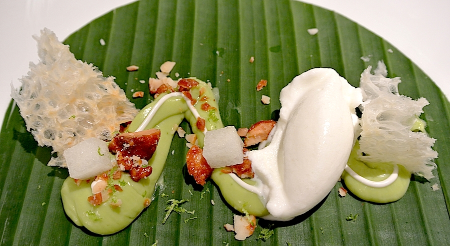 Galleria fotografica





















Schegge di Grana Padano, fettine di prosciutto crudi e Ferrari Maximum Brut come aperitivo a Stelle di Stelle


















Acciughe del Cantabrico, salsa tonnata e nocciole del Piemonte













Code di scampi con crema di mandorle e Roveja








Solosole, Vermentino Igt Toscana 2012, Poggio al Tesoro, cosa di meglio per le code di scampi?








Trento Doc Ferrari Perlè 2007 per la polentina dei fratelli Cerea








Gli Gnocchi ripieni con cuore di fonduta al tartufo bianco








Per accompagnare gli gnocchi il Barbera Monferrato Doc Villa Sparina 2012








Branzino allo zafferano con pomodori gialli








Il Gavi Docg Ottosoldi 2013 accompagnerà per tutto il mese di ottobre il branziono in giallo dei Cerea








Effetti speciali





