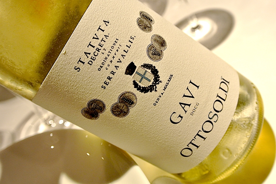 Galleria fotografica





















Schegge di Grana Padano, fettine di prosciutto crudi e Ferrari Maximum Brut come aperitivo a Stelle di Stelle


















Acciughe del Cantabrico, salsa tonnata e nocciole del Piemonte













Code di scampi con crema di mandorle e Roveja








Solosole, Vermentino Igt Toscana 2012, Poggio al Tesoro, cosa di meglio per le code di scampi?








Trento Doc Ferrari Perlè 2007 per la polentina dei fratelli Cerea








Gli Gnocchi ripieni con cuore di fonduta al tartufo bianco








Per accompagnare gli gnocchi il Barbera Monferrato Doc Villa Sparina 2012








Branzino allo zafferano con pomodori gialli





