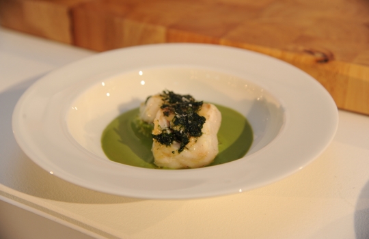 Galleria fotografica






Lo squadrone di Identità Londra al The Georgian di Harrods: in prima fila si riconoscono, da sinistra, Gennaro Esposito, Giuseppe Silvestri, Massimo Bottura, Luciano Monosilio, Carlo Cracco, Davide Scabin, Enrico e Roberto Cerea













L'Uovo in camicia allo zafferano, zucchine e cozze di Carlo Cracco








La carbonara di Luciano Monosilio





