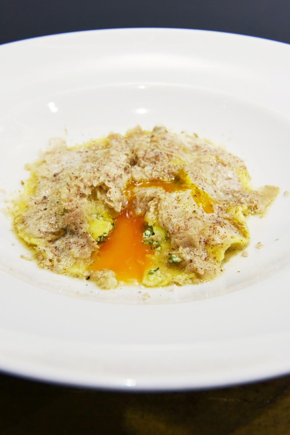 Photogallery






 La sala degustazioni del Roma FOOD&WINE Festival 2014: 200 vini di 59 aziende vinicole













 Da sinistra: Viviana Varese, Cristina Bowerman, Cesare Battisti e Luca Montersino 








 La coda alla vaccinara è caduta nel risotto di Cesare Battisti








Rosemary’s Ceci: Crema di ceci al curry con calamaretti, olio all’estratto di rosmarino e brodo intenso di calamari. Piatto di Viviana Varese








 Agnello & Carciofi di Cristina Bowerman








 Le degustazioni guidate organizzate da Helmuth Koecher













 Da sinistra: Andrea Provenzani, Angelo Sabatelli e Luciano Monosilio








 La mia Sicilia di Andrea Provenzani: Cous cous allo zafferano, ricciola, pesto al finocchietto, limone candito e pistacchi, cipolla al marsala, latte di mandorla








 Angelo Sabatelli: Riso, patate e cozze “secondo il mio punto di vista”








Le Polpette con polenta taragna secondo Luciano Monosilio








 Il trionfo dei salumi dell'Antica Ardenga di Massimo Pezzani








 Il re dei salumi: il Culatello













 La gara eliminatoria del Campionato Mondiale di Pesto genovese al mortaio








 I concorrenti della gara di pesto








 Enrico Panero, chef del ristorante Da Vinci di Eataly Firenze








 Massimo Bottura e il suo magico Compresso Storico








 Il trionfo dei dolci di Luca Montersino, pasticciere di Golosi di Salute ad Alba (Cuneo)








 Il compromesso storico di Massimo Bottura








 Zuppa di Plinio di Daniele Usai: Zuppa di pesce locale con estratto di pino mugo e pinoli








 L'omaggio al pesto di Enrico Panero: Trenette pesto e patate








 Le presentazioni degli chef al Tavolo dei 10 Fortunati








 Gli chef Niko Romito, Agostino Iacobucci e Massimiliano Mascia





