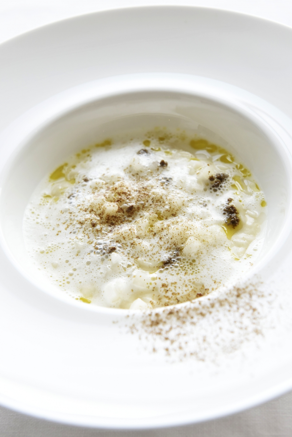 Photogallery






 La sala degustazioni del Roma FOOD&WINE Festival 2014: 200 vini di 59 aziende vinicole













 Da sinistra: Viviana Varese, Cristina Bowerman, Cesare Battisti e Luca Montersino 








 La coda alla vaccinara è caduta nel risotto di Cesare Battisti








Rosemary’s Ceci: Crema di ceci al curry con calamaretti, olio all’estratto di rosmarino e brodo intenso di calamari. Piatto di Viviana Varese








 Agnello & Carciofi di Cristina Bowerman








 Le degustazioni guidate organizzate da Helmuth Koecher













 Da sinistra: Andrea Provenzani, Angelo Sabatelli e Luciano Monosilio








 La mia Sicilia di Andrea Provenzani: Cous cous allo zafferano, ricciola, pesto al finocchietto, limone candito e pistacchi, cipolla al marsala, latte di mandorla








 Angelo Sabatelli: Riso, patate e cozze “secondo il mio punto di vista”








Le Polpette con polenta taragna secondo Luciano Monosilio








 Il trionfo dei salumi dell'Antica Ardenga di Massimo Pezzani








 Il re dei salumi: il Culatello













 La gara eliminatoria del Campionato Mondiale di Pesto genovese al mortaio








 I concorrenti della gara di pesto








 Enrico Panero, chef del ristorante Da Vinci di Eataly Firenze








 Massimo Bottura e il suo magico Compresso Storico








 Il trionfo dei dolci di Luca Montersino, pasticciere di Golosi di Salute ad Alba (Cuneo)








 Il compromesso storico di Massimo Bottura








 Zuppa di Plinio di Daniele Usai: Zuppa di pesce locale con estratto di pino mugo e pinoli








 L'omaggio al pesto di Enrico Panero: Trenette pesto e patate








 Le presentazioni degli chef al Tavolo dei 10 Fortunati








 Gli chef Niko Romito, Agostino Iacobucci e Massimiliano Mascia








 L'Uovo in raviolo "San Domenico" con burro di malga, Grana Padano Riserva e tartufo bianco di Massimiliano Mascia








Il Coniglio in scapece preparato dai cuochi di Spazio a Eataly Roma, il progetto della Niko Romito Formazione








 Il famosissimo Babà di Agostino Iacobucci








 Le degustazioni dei vini













 Da sinistra: Alessandro Negrini, Ugo Alciati e Aurora Mazzucchelli








Tortelli di Grana Padano al profumo di lavanda, mandorle e noce moscata di Aurora Mazzucchelli








Peperone quadrato al forno ripieno con tonno, acciughe e capperi di Salina, piatto di Ugo Alciati





