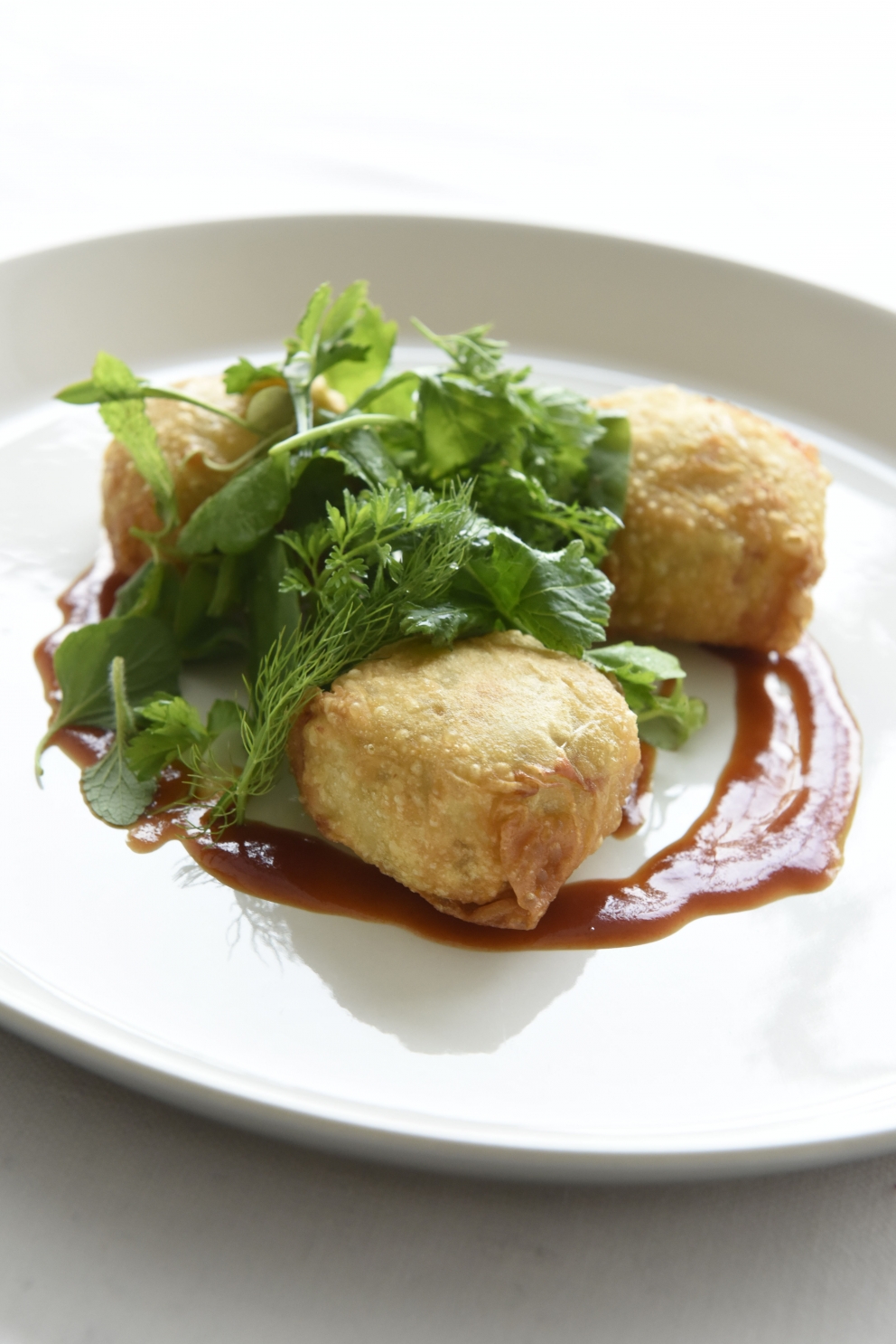 Photogallery






 La sala degustazioni del Roma FOOD&WINE Festival 2014: 200 vini di 59 aziende vinicole













 Da sinistra: Viviana Varese, Cristina Bowerman, Cesare Battisti e Luca Montersino 








 La coda alla vaccinara è caduta nel risotto di Cesare Battisti








Rosemary’s Ceci: Crema di ceci al curry con calamaretti, olio all’estratto di rosmarino e brodo intenso di calamari. Piatto di Viviana Varese








 Agnello & Carciofi di Cristina Bowerman








 Le degustazioni guidate organizzate da Helmuth Koecher













 Da sinistra: Andrea Provenzani, Angelo Sabatelli e Luciano Monosilio








 La mia Sicilia di Andrea Provenzani: Cous cous allo zafferano, ricciola, pesto al finocchietto, limone candito e pistacchi, cipolla al marsala, latte di mandorla








 Angelo Sabatelli: Riso, patate e cozze “secondo il mio punto di vista”








Le Polpette con polenta taragna secondo Luciano Monosilio








 Il trionfo dei salumi dell'Antica Ardenga di Massimo Pezzani








 Il re dei salumi: il Culatello













 La gara eliminatoria del Campionato Mondiale di Pesto genovese al mortaio








 I concorrenti della gara di pesto








 Enrico Panero, chef del ristorante Da Vinci di Eataly Firenze








 Massimo Bottura e il suo magico Compresso Storico








 Il trionfo dei dolci di Luca Montersino, pasticciere di Golosi di Salute ad Alba (Cuneo)








 Il compromesso storico di Massimo Bottura








 Zuppa di Plinio di Daniele Usai: Zuppa di pesce locale con estratto di pino mugo e pinoli








 L'omaggio al pesto di Enrico Panero: Trenette pesto e patate








 Le presentazioni degli chef al Tavolo dei 10 Fortunati








 Gli chef Niko Romito, Agostino Iacobucci e Massimiliano Mascia








 L'Uovo in raviolo "San Domenico" con burro di malga, Grana Padano Riserva e tartufo bianco di Massimiliano Mascia





