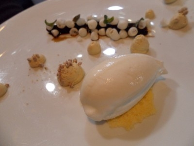 Galleria fotograficaColori d'autunno (foto Brambilla/Serrani)Lepre royale&nbsp;(foto Brambilla/Serrani)Rape con la sua gelatina, salsiccia e dadolata di foie gras&nbsp;(foto Brambilla/Serrani)Tinca in carpione (foto Brambilla/Serrani)Frattaglie e animelle (foto Passera)Foie gras e carota ai frutti rossi (foto Passera)Cotechino e lenticchie (foto Passera)Croccante di semi di zucca e malghesino (foto Passera)