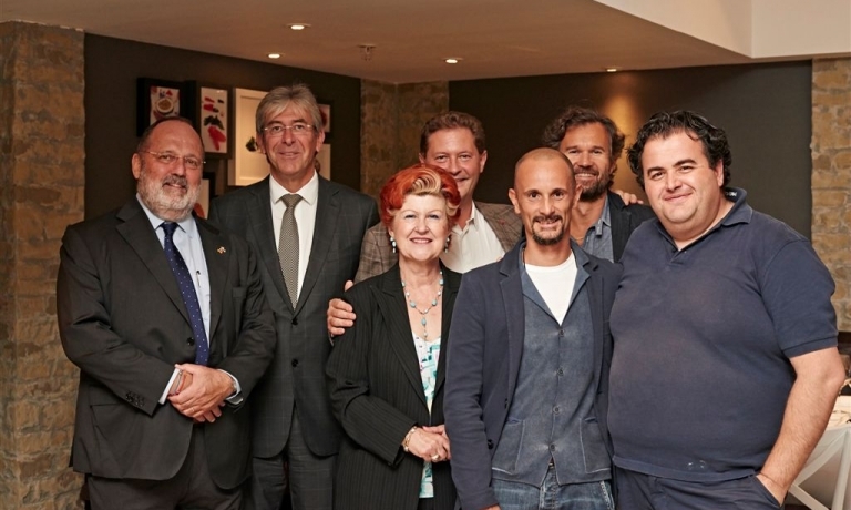 Saracino goes to London 