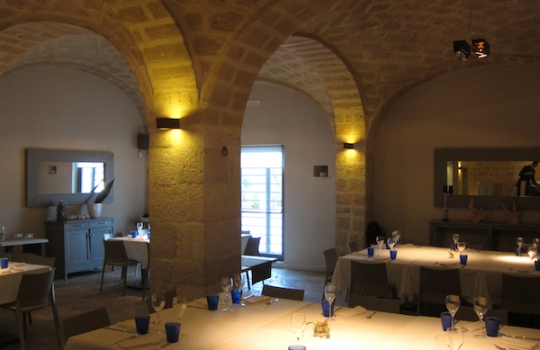 Galleria fotograficaInverno ad Andria, venerd&igrave; 2 dicembre 2011 all'ora di pranzo all'ingresso del ristorante Umami